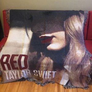 Taylor Swift Red Blanket